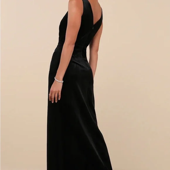 Beautiful Evenings Black Velvet Twist-Front Maxi Dress - Picture 2 of 4